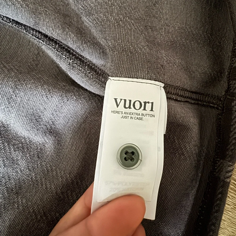 Vuori stylish gray